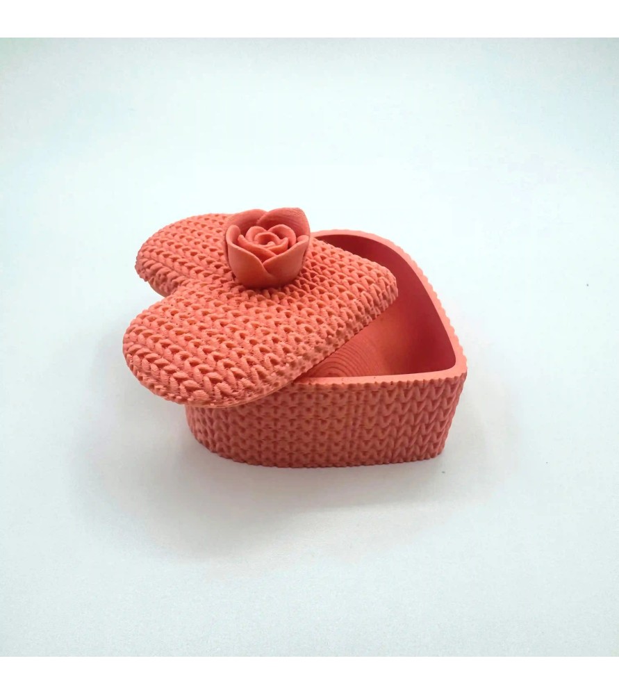 Boîte en cœur avec couvercle et bouton en roses - Pêche Boîte en cœur avec couvercle et bouton en roses - Pêche