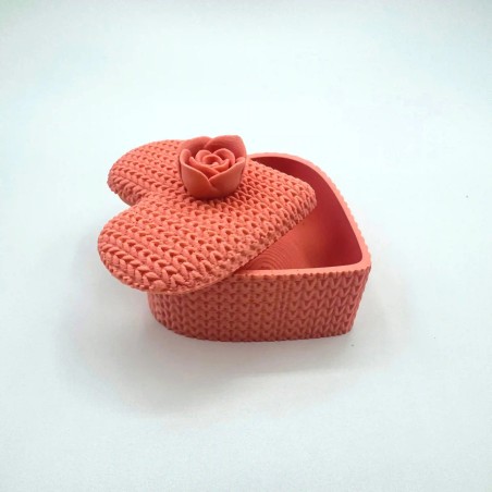 Boîte en cœur avec couvercle et bouton en roses - Pêche