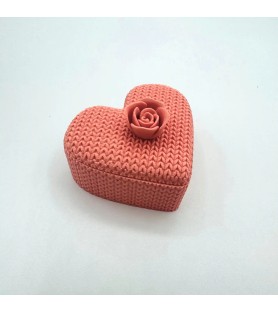 Boîte en cœur avec couvercle et bouton en roses - Pêche
