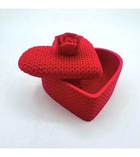 Boîte en cœur façon tricot avec couvercle et bouton en roses - Rouge