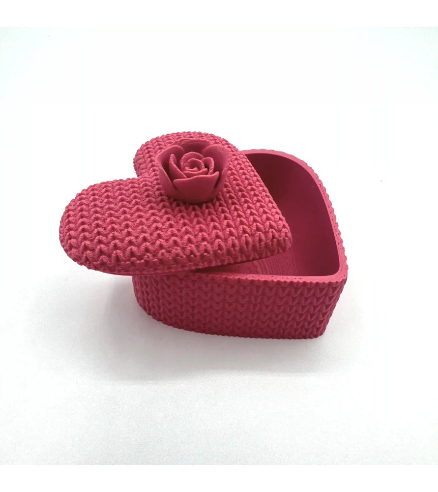 Boîte en cœur façon tricot avec couvercle et bouton en roses - Cherry Boîte en cœur façon tricot avec couvercle et bouton en roses - Cherry