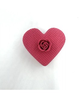 Boîte en cœur façon tricot avec couvercle et bouton en roses - Cherry