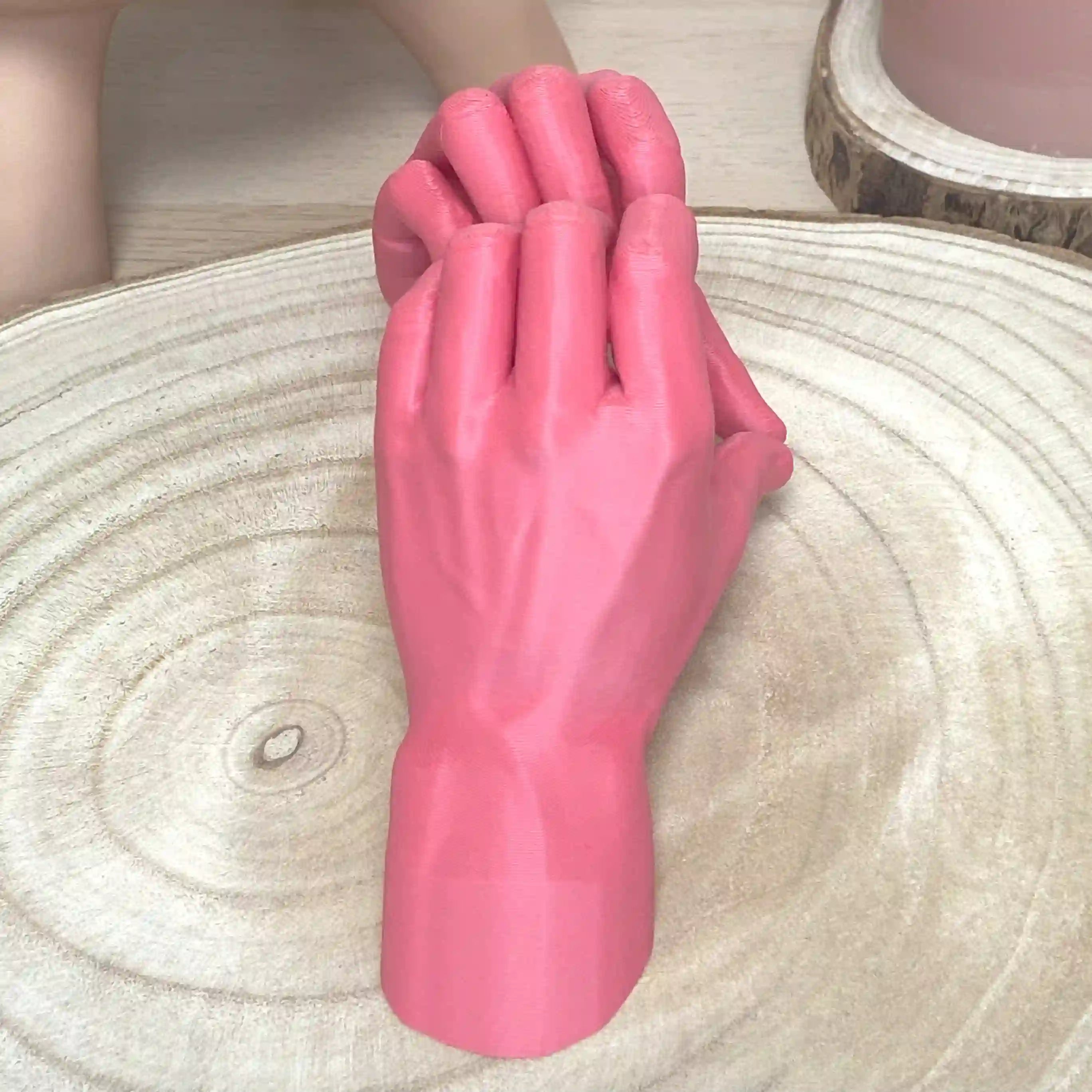 Les mains en cœur