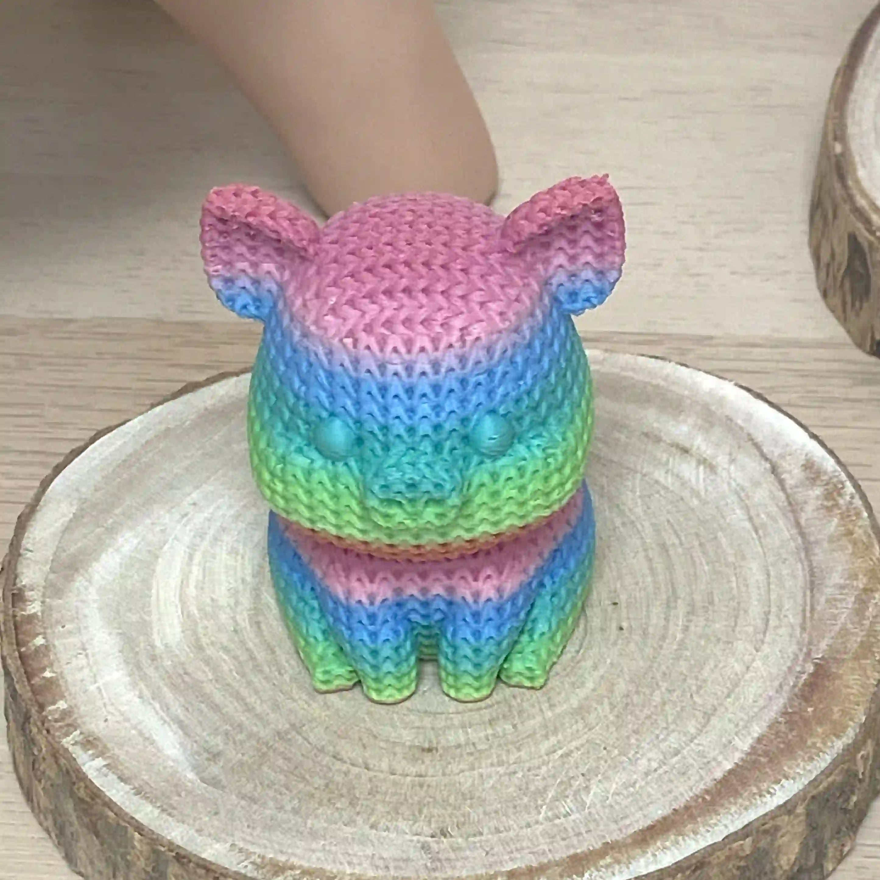 Cochon assis tricot