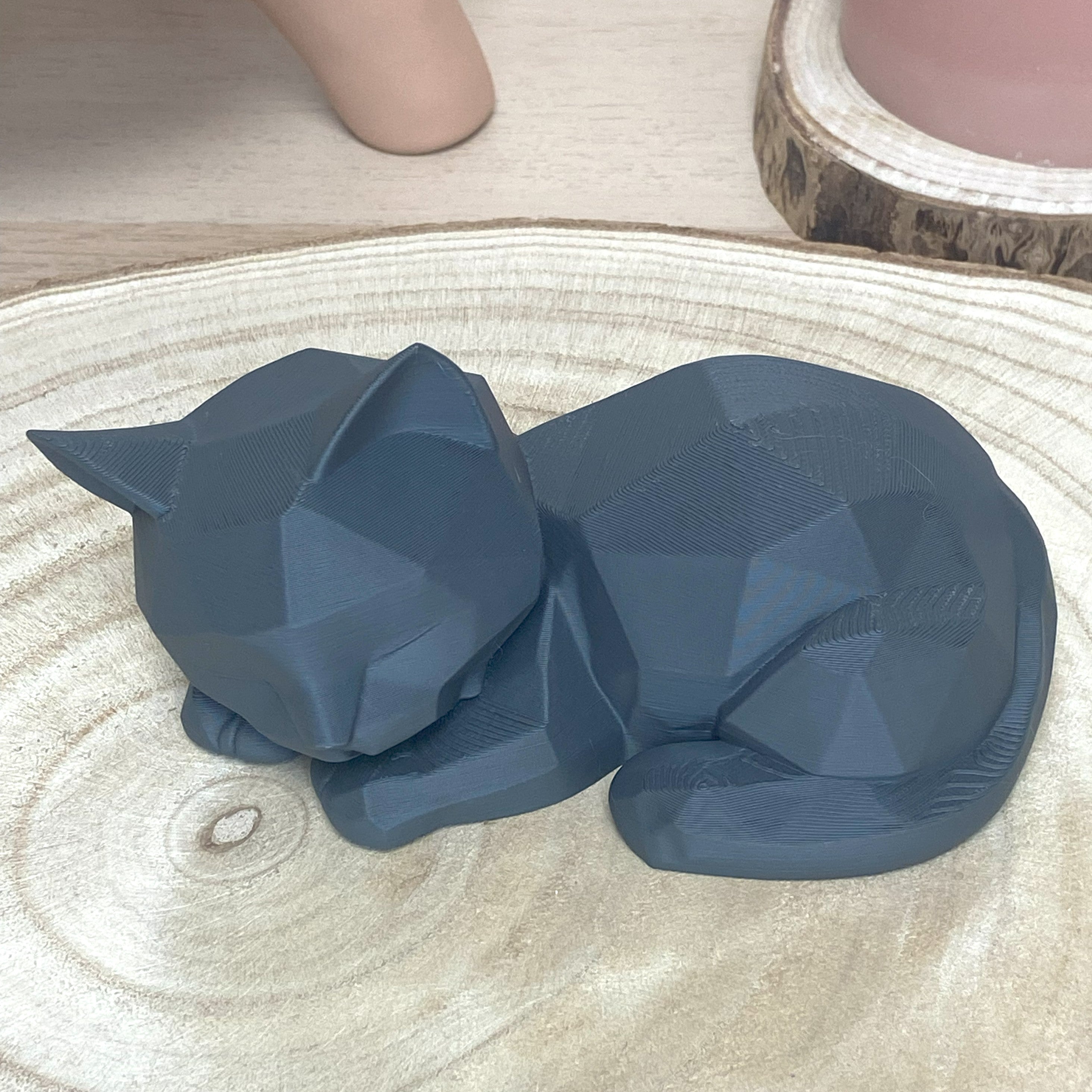 Chat couché et endormi en style origami imprimé en 3D | Décoration 3D - POMM Créations