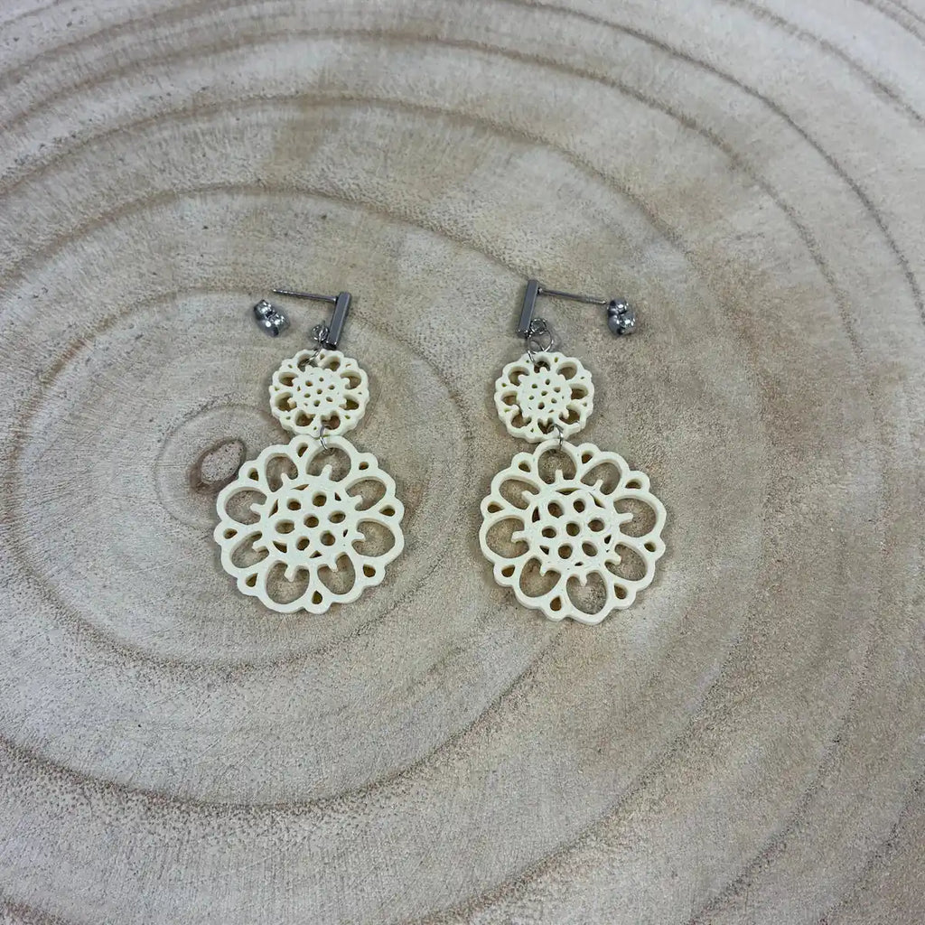 Boucles d'oreilles "Dentelle solaire" écru/argenté imprimées en 3D | Bijoux 3D - POMM Créations
