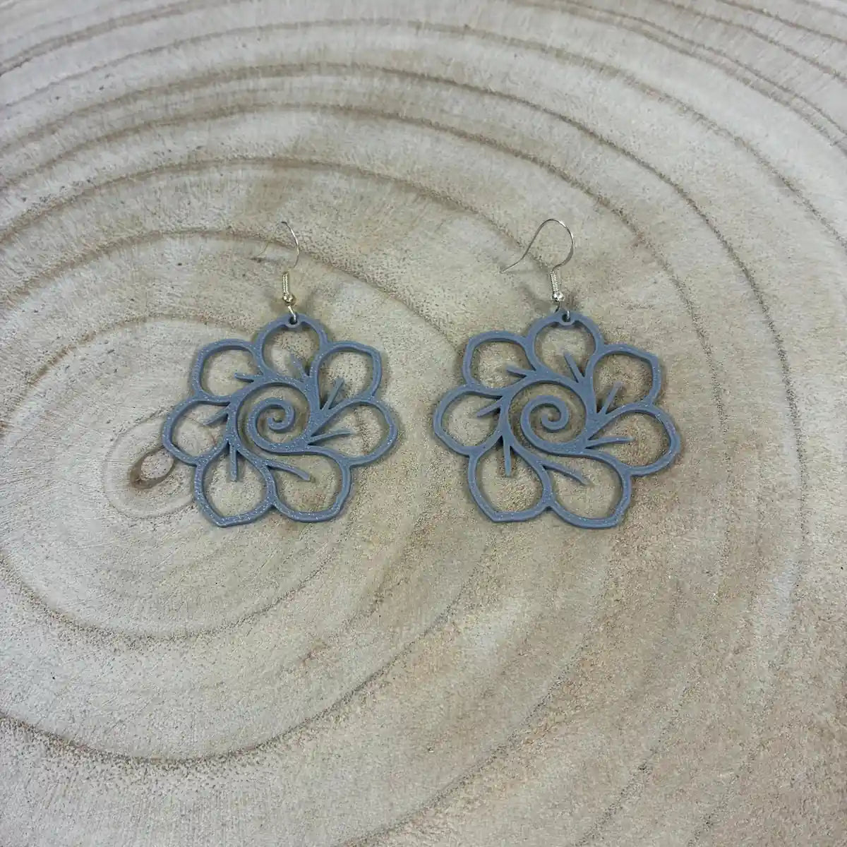 Boucles d'oreilles "Fleur spirale" gris/argenté imprimées en 3D | Bijoux 3D - POMM Créations