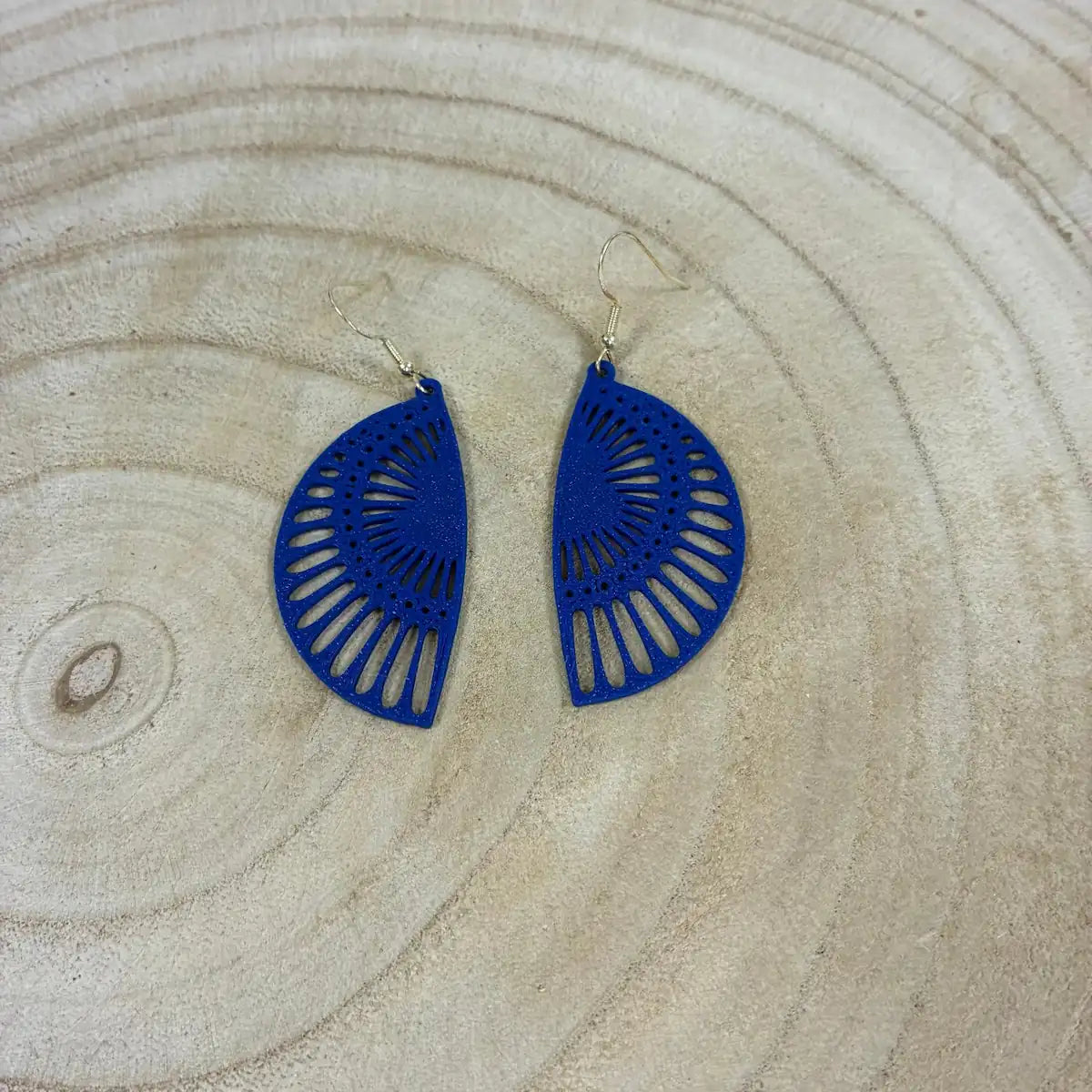 Boucles d'oreilles "Rayon de soleil" bleu marine/argenté imprimées en 3D | Bijoux 3D - POMM Créations