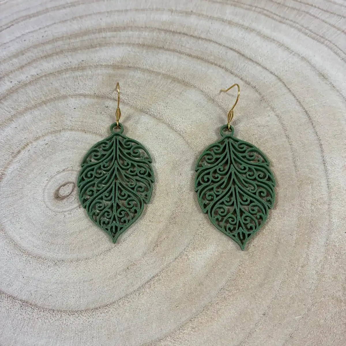 Boucles d'oreilles "Feuillage royal" vert forêt/doré imprimées en 3D | Bijoux 3D - POMM Créations